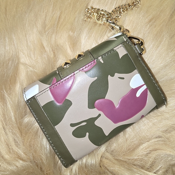 Euc michael kors butterfly chain camo leather studded wallet - Picture 2 of 4